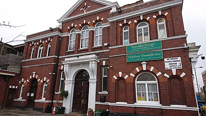 How to get to Shacklewell Lane Mosque with public transport- About the place