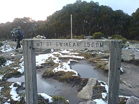 O cume do Mont Saint Gwinear