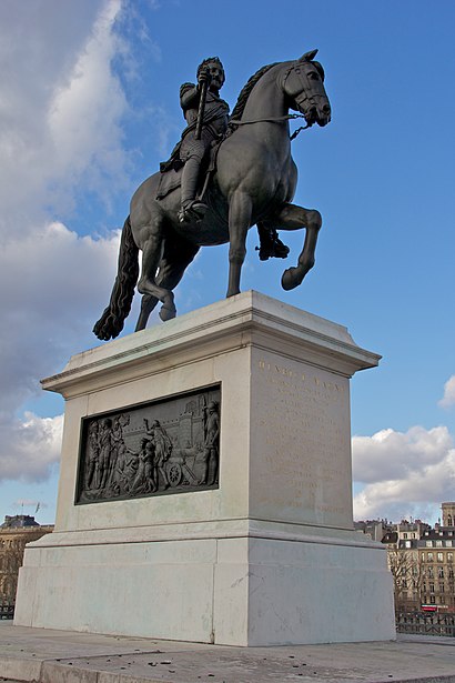 Comment aller à Statue Équestre d'Henri IV en transport en commun - A propos de cet endroit