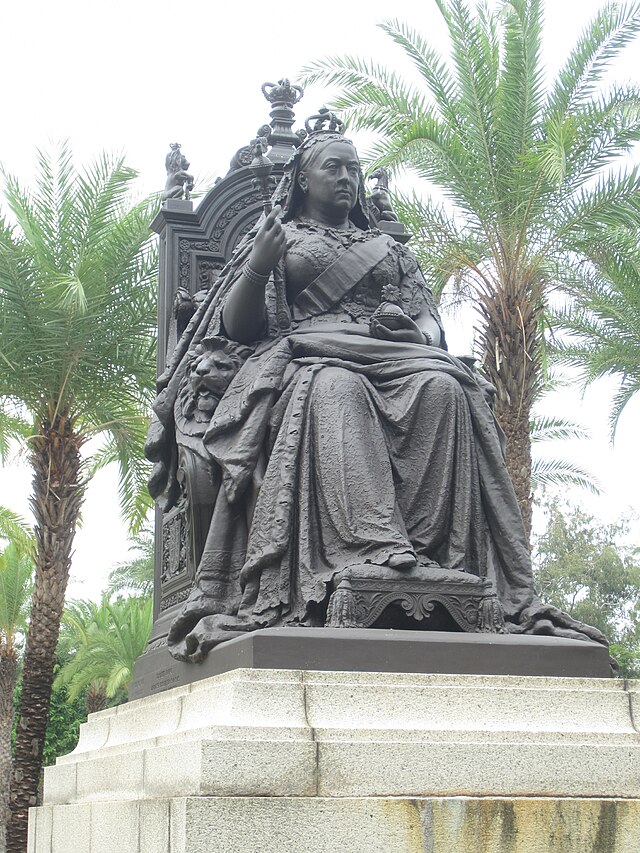 Red paint found on Queen Victoria statue in Victoria Park