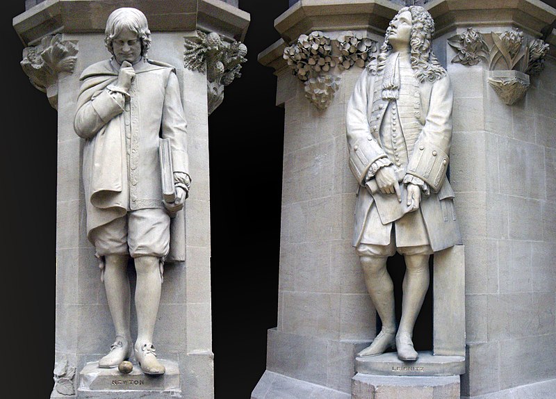 Archivo:Statues of Isaac Newton and Gottfried Leibniz.jpg