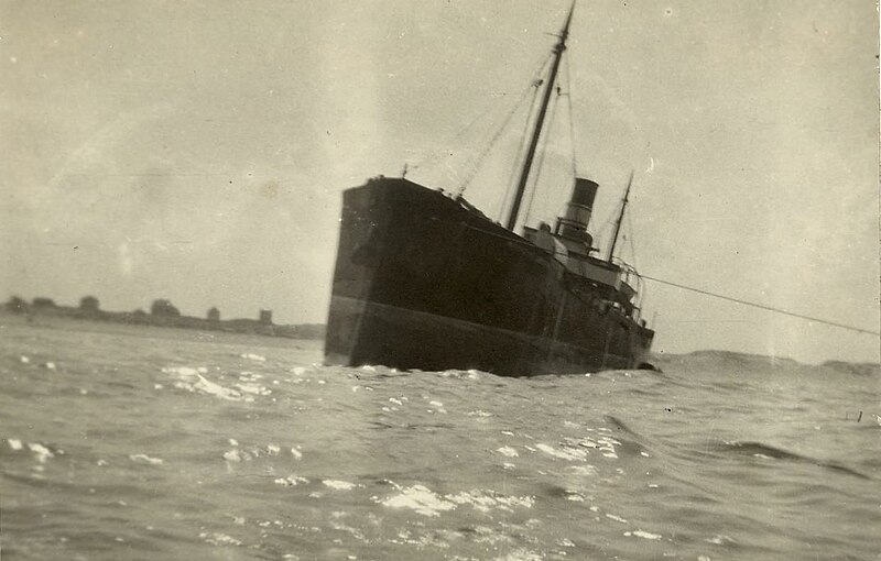 File:Stranding van de Duitse vrachtboot Margaretha Blumenthal te Zandvoort op 15 juli 1917 afbeelding, Inventarisnummer NL-HlmNHA 1100 KNA006005366.JPG