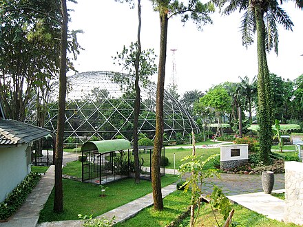 Hemi-spherical cage of Bird Park