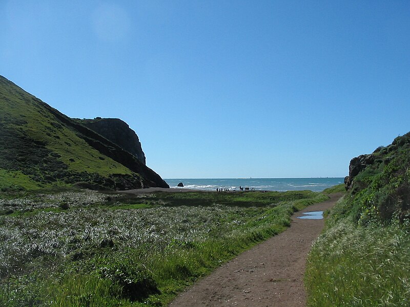 File:Tennessee Valley trail to the beach.jpg