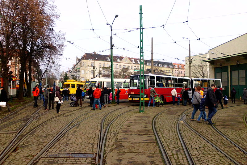 File:Teren zajezdni przy Madalińskiego na Wildzie w Poznaniu - Katarzynka 2014 (10).JPG