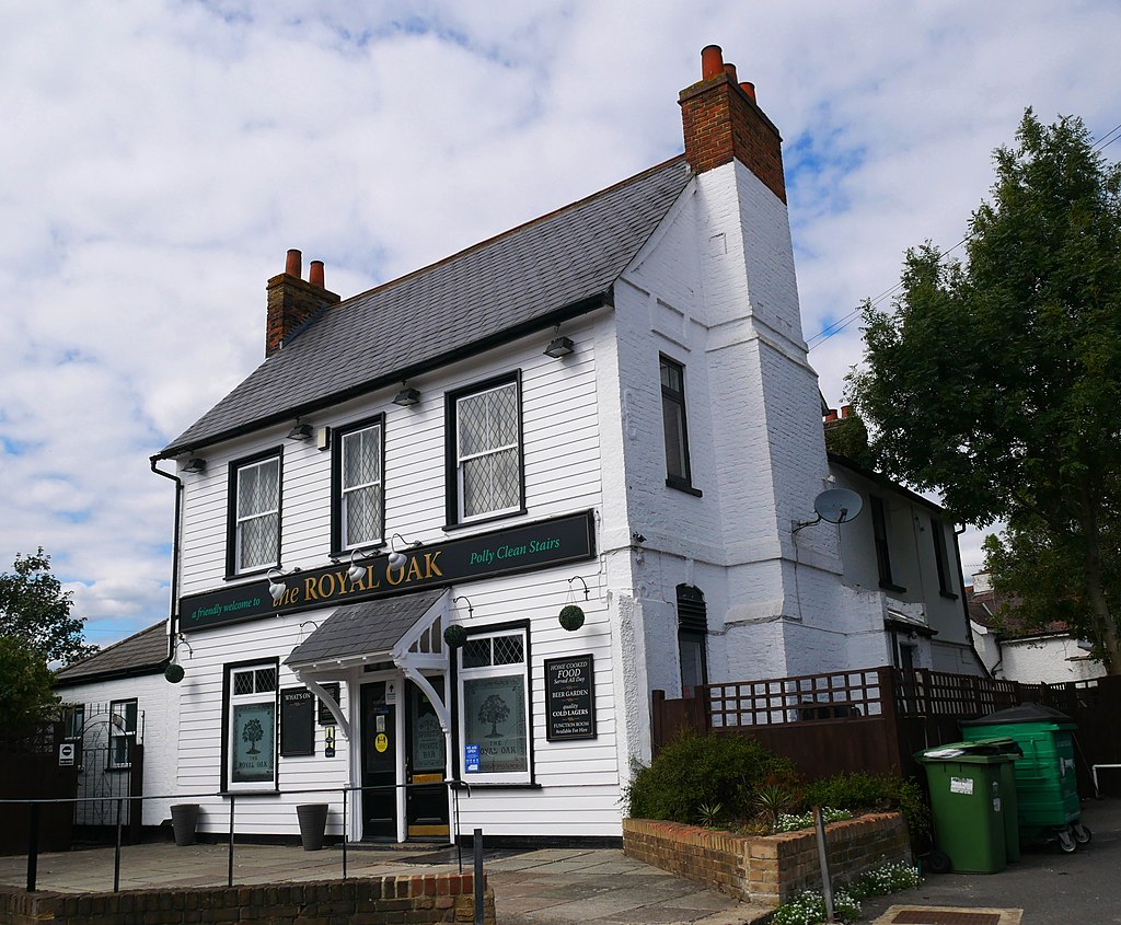 Picture of The Royal Oak courtesy of Wikimedia Commons contributors - click for full credit