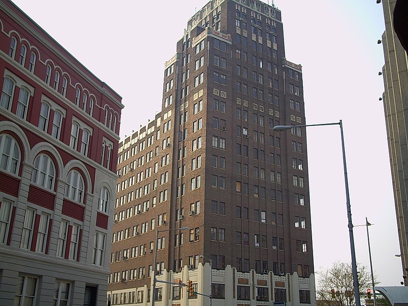 File:Threefoot Building.JPG