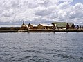 Uros, a floating island on Titicaca / Uros, isla flotante
