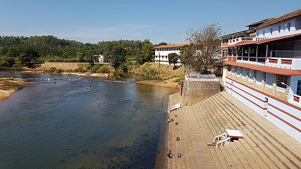 Tunga river and steps