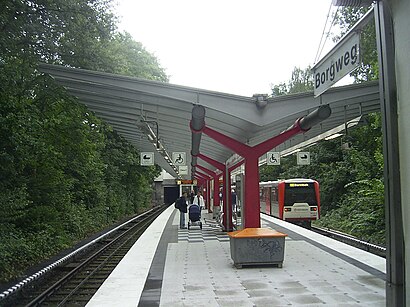 U-Bahnhof Borgweg - Bahnsteig.jpg