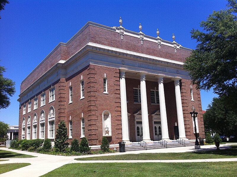 File:USM Bennett Auditorium.jpg