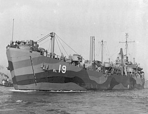 USS Patroclus (ARL-19) aan de gang op 18 april 1945.jpg