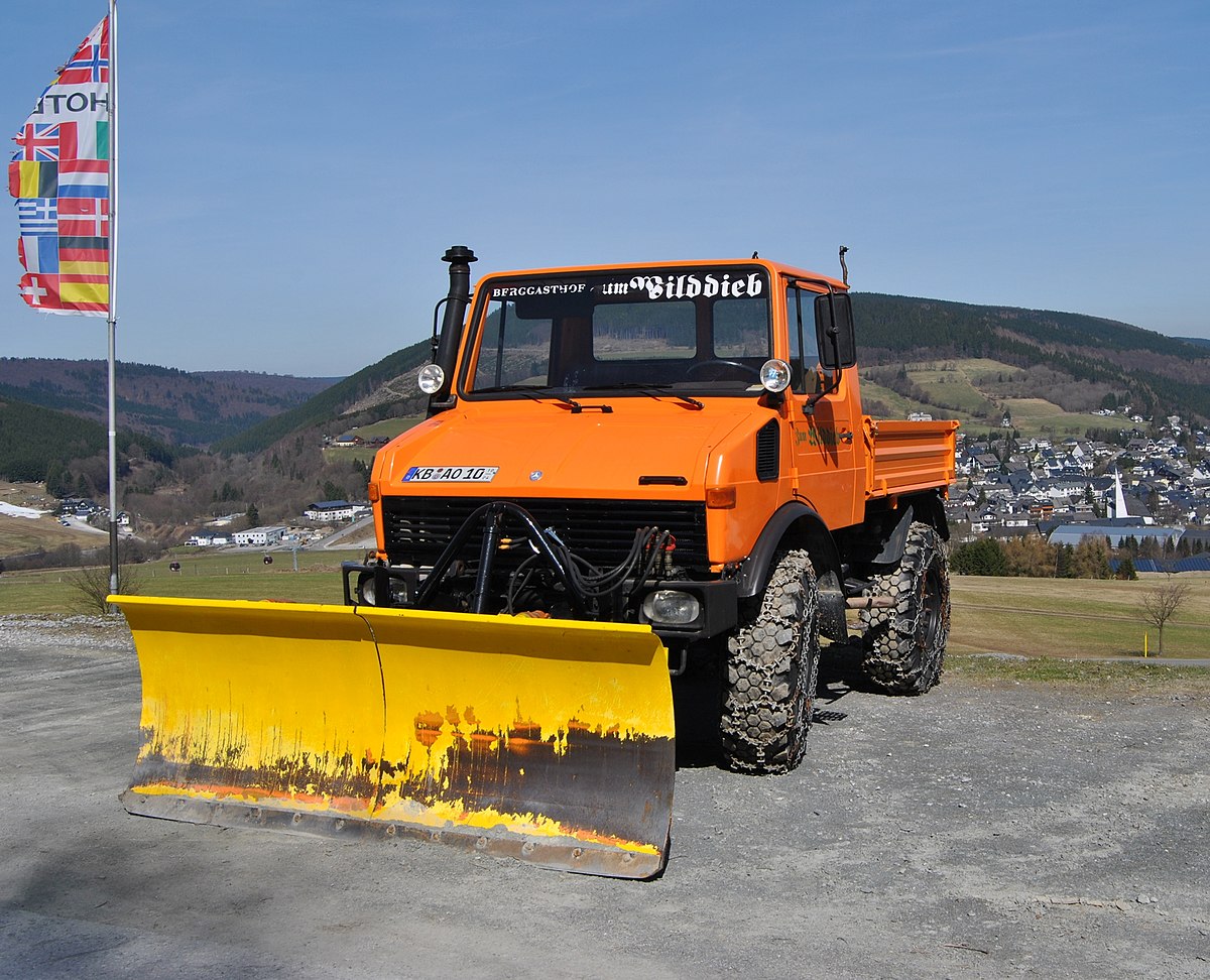 Datei:Unimog Schneeschieber Willingen.jpg – Wikipedia