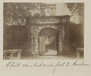 De poort van Fort Nieuw Victoria
