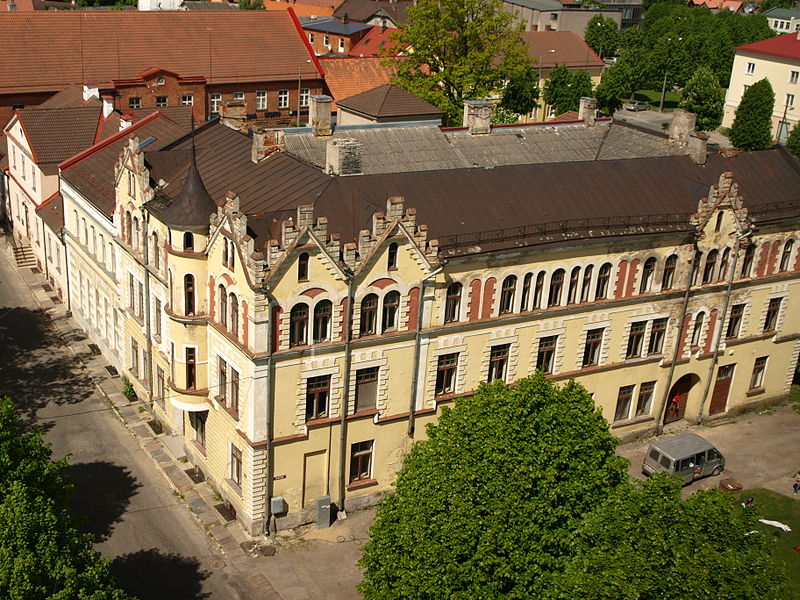 File:Viljandi vanalinna muinsuskaitseala, Hiire ja Johan Laidoneri plats tänava nurk.JPG