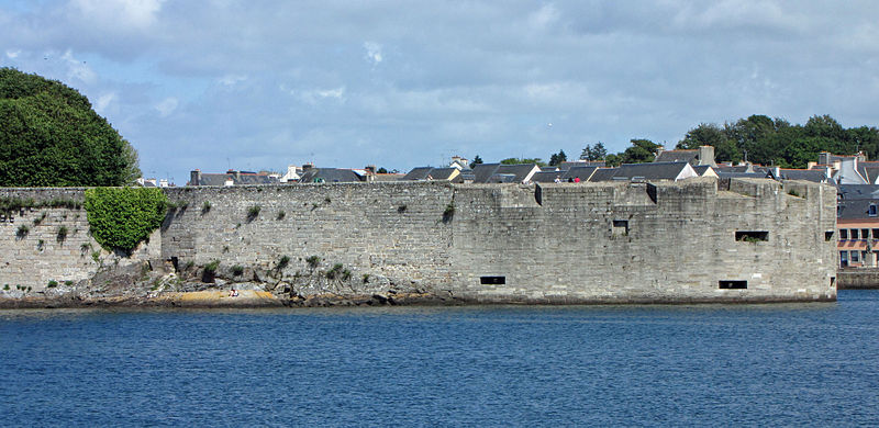 File:Ville Close de Concarneau (2).JPG