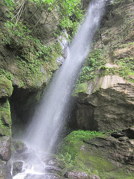 File:Waterfall of Khartuwa,Sankhuwasabha,Nepal.JPG