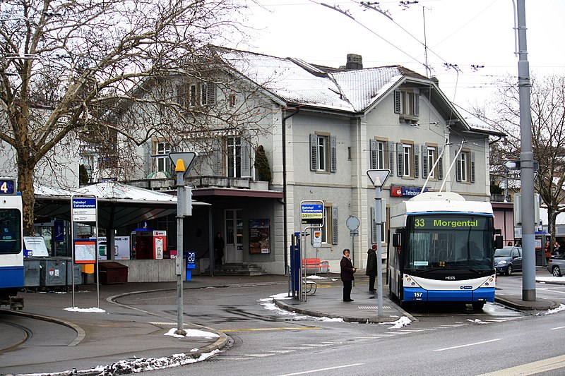 File:Zürich - Tiefenbrunnen Bahnhof IMG 7894.jpg