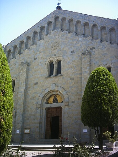 File:Zocca - chiesa del Sacro Cuore di Gesù.jpg