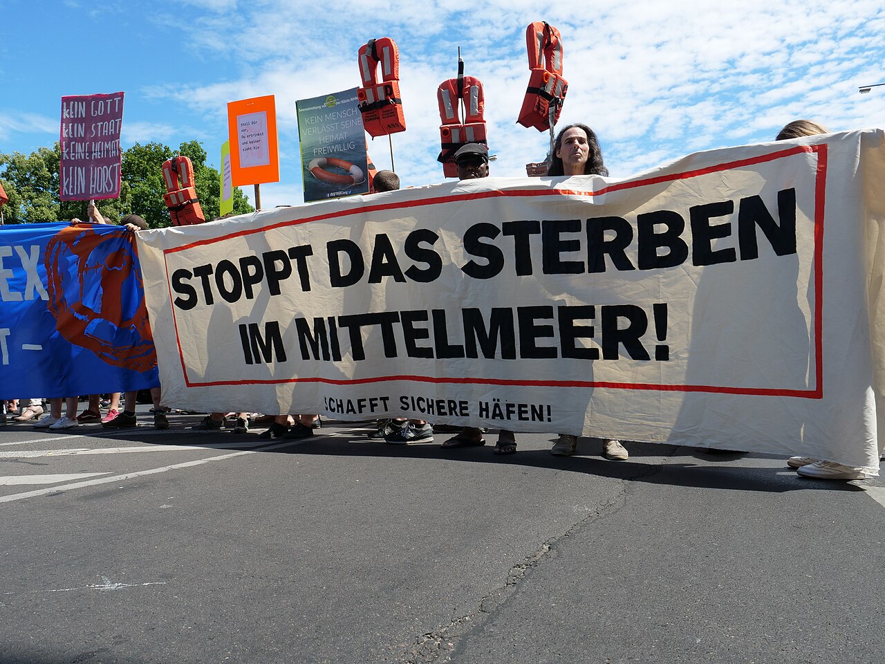 Polen mit den Briten gegen Deutschen gekämpft hatten wurden nach Polen zurückgeschickt wo viele nach Sibirien deportiert und vom Stalin Regime