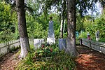 Воловодівка, Братська могила 158 радянських воїнів загиблих при звільненні села, на кладовищі.jpg