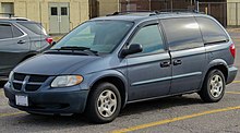 Pre-facelift styling 2002 Dodge Caravan SE in Steel Blue Pearl, Front Left, 10-28-2022.jpg