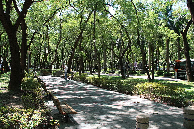 File:2010 07 22600 7032 Da'an District, Taipei, Streets in Taipei, Parks, Taiwan.JPG