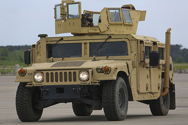 army hummer side view