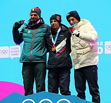 2020-01-11 2020 yilgi qishki o'smirlar Olimpiya o'yinlarida biatlon - Shaxsiy erkaklar - medallarni topshirish marosimi (Martin Rulsch) 36.jpg