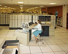 NASA UNIVAC 1100/40 255-GRC-1983-C-01769.jpg