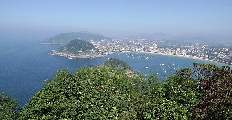 File:37. Monte Ulla from Pico Igueldo.jpg