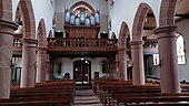 Orgue en tribune de l'église Saints-Pierre-et-Paul.