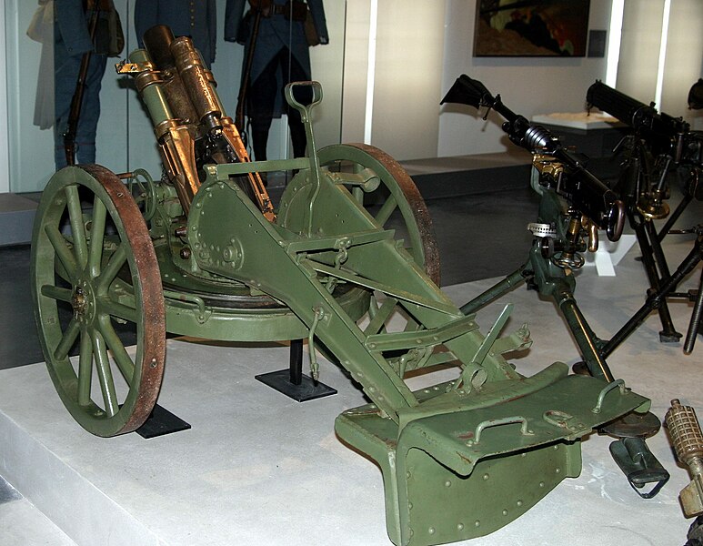 File:7.58 cm Minenwerfer, Musée de l'Armée.jpg