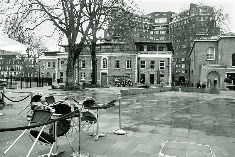 File:A Wet Day in Chelsea - geograph.org.uk - 3408584.jpg