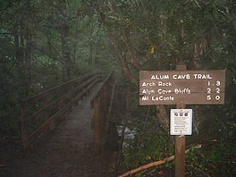 Alaun Cave Bluffs Trailhead.JPG