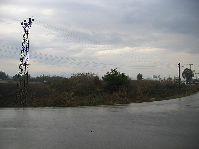 File:Anayol üzerinde (Antalya - Serike yakin) - panoramio.jpg