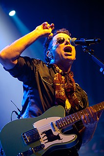 <span class="mw-page-title-main">Andrés Calamaro</span> Argentine musician and composer