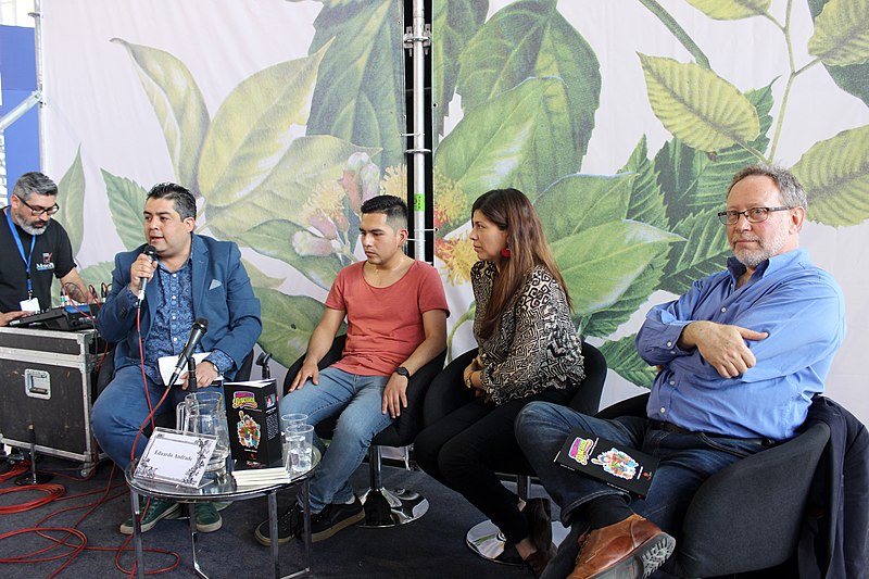 File:Andrade, Eduardo -FILSA 20181027 -fRF01 pres libro SD.jpg