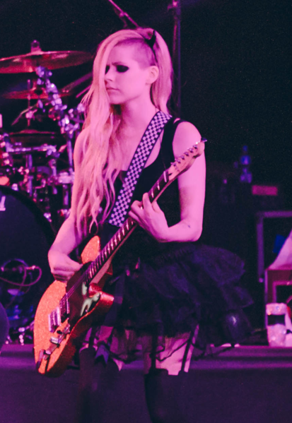 File:Avril Lavigne in Brasilia - 2014 (cropped).png