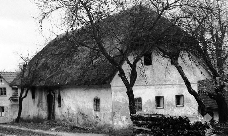 File:Bavdkova stara hiša, Male Lipljene 1948.jpg