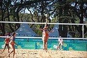 Deutsch: Beachvolleyball bei den Olympischen Jugendspielen 2018; Tag 8, 14. Oktober 2018; Mädchen, Achtelfinale – Bolivien-Puerto Rico 0:2 (18–21/18–21 ) English: Beach volleyball at the 2018 Summer Youth Olympics at 14 October 2018 – Girls Round of 16 – Bolivia-Puerto Rico 0:2 (18–21/18–21 )