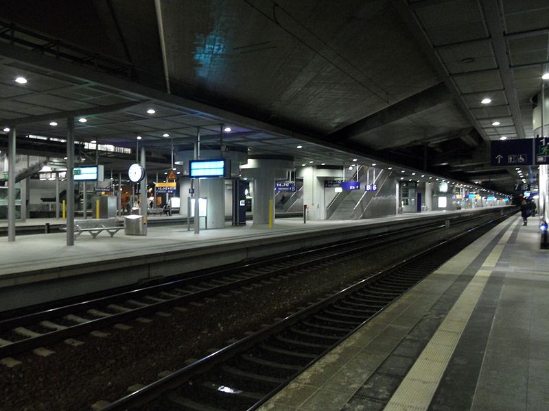File:Berlin - Bahnhof Südkreuz - Untere Ebene (6898184479).jpg