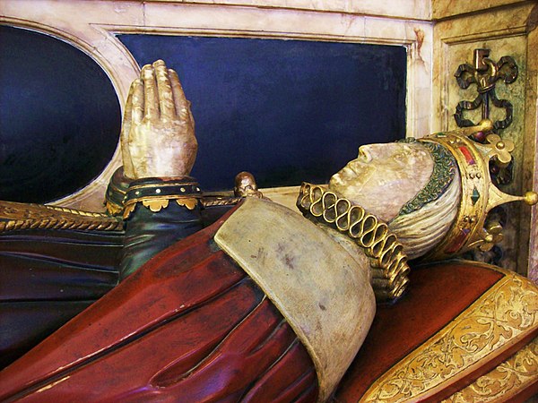 Effigy of Elizabeth Hardwick wearing a coronet of a countess. Derby Cathedral