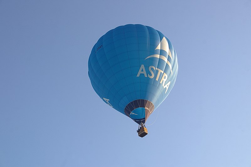 File:Bristol Balloon Fiesta 2009 MMB 08 G-OSAT.jpg