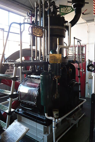 Brons engine in "De Tjamme" pumping station Finsterwolde, now on display in the IJmuider Zee- en Havenmuseum. It is a single cylinder, four-stroke diesel with spraying cup fuel injection, 1921 Brons motor from De Tjamme pumpstation Finsterwolde - 1 cylinder 4 stroke diesel with spraying cup 1921.jpg