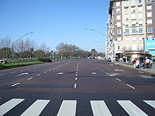 L'Avenida del Libertador à son passage par Recoleta, unie avec l' Avenida Figueroa Alcorta