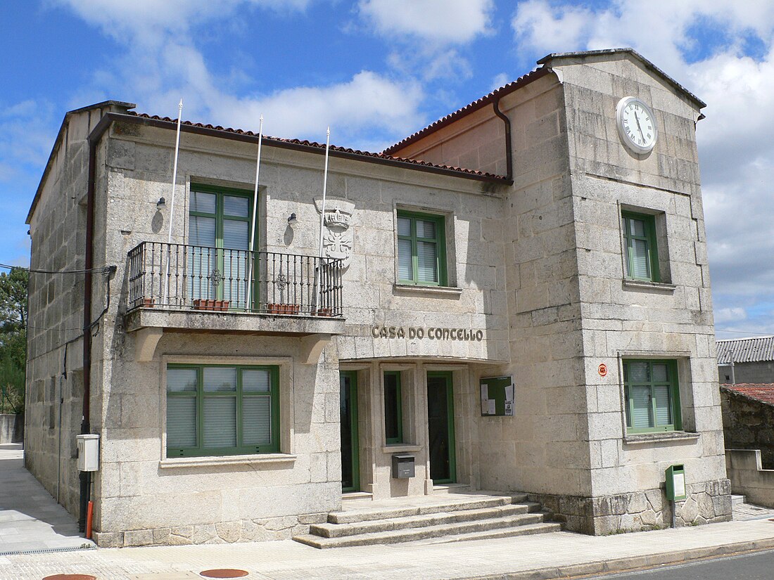 File:Casa do concello de Piñor.JPG