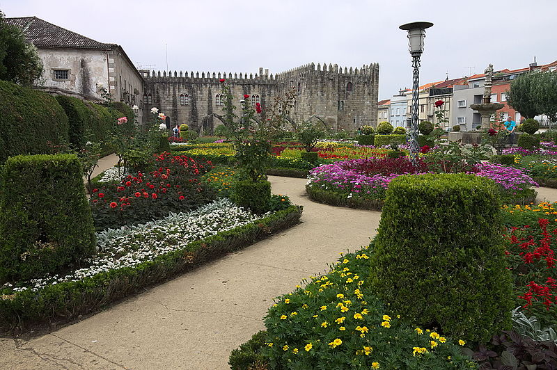 File:Centre-ville de Braga (21956538344).jpg