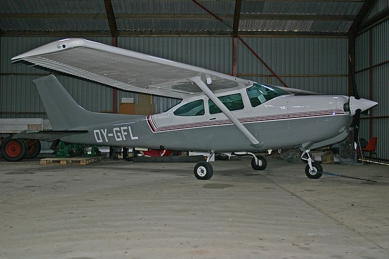 File:Cessna TR182 Turbo Skylane RG Private, EKVD Kolding-Vamdrup, Denmark PP1169460963.jpg