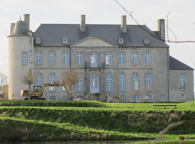 File:Château de Sébeville.JPG